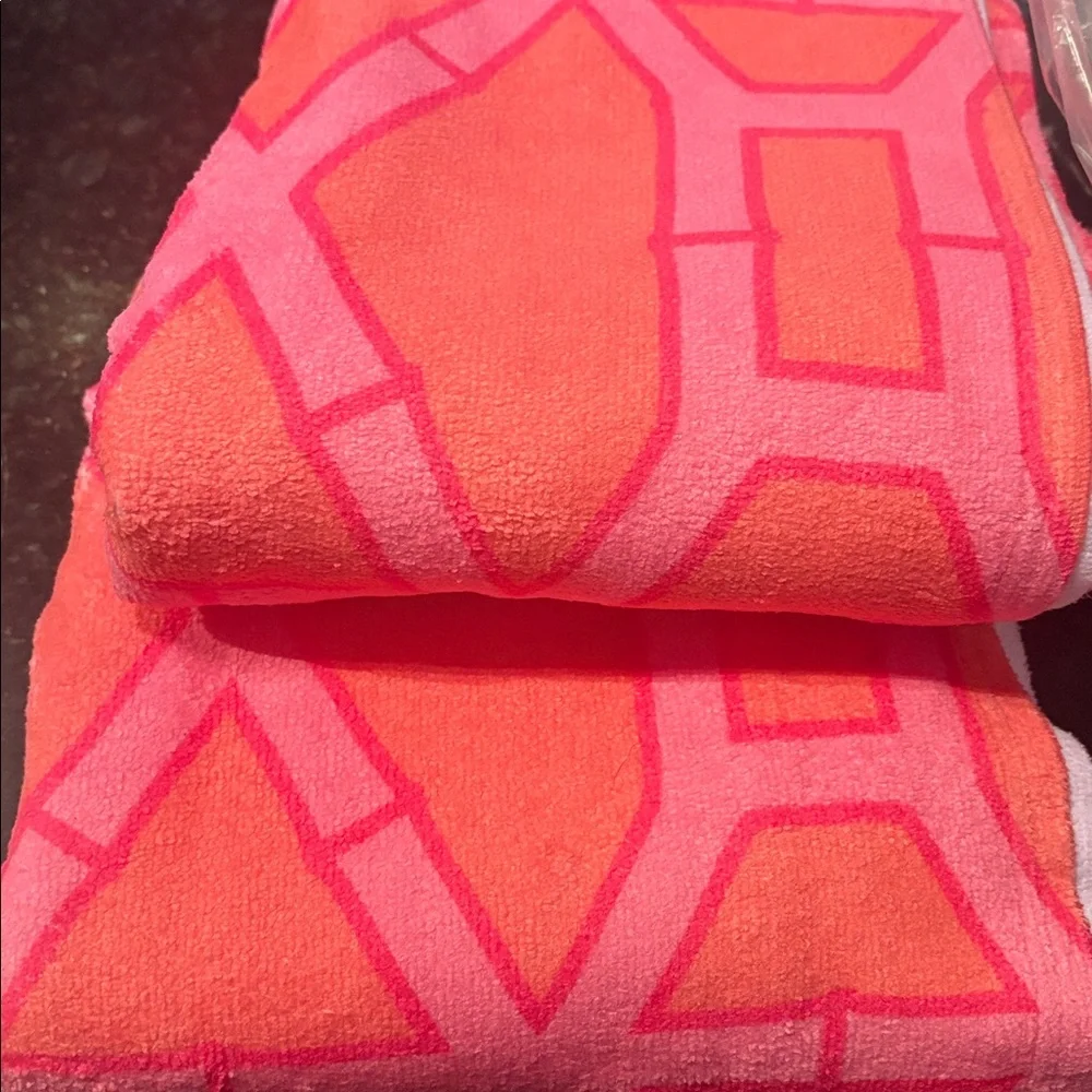 2 Clairebella Pink Geometric Bamboo Towels